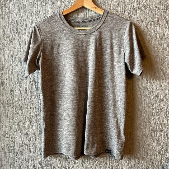 Patagonia Women's T-shirt - Grey - S on Productcaster.