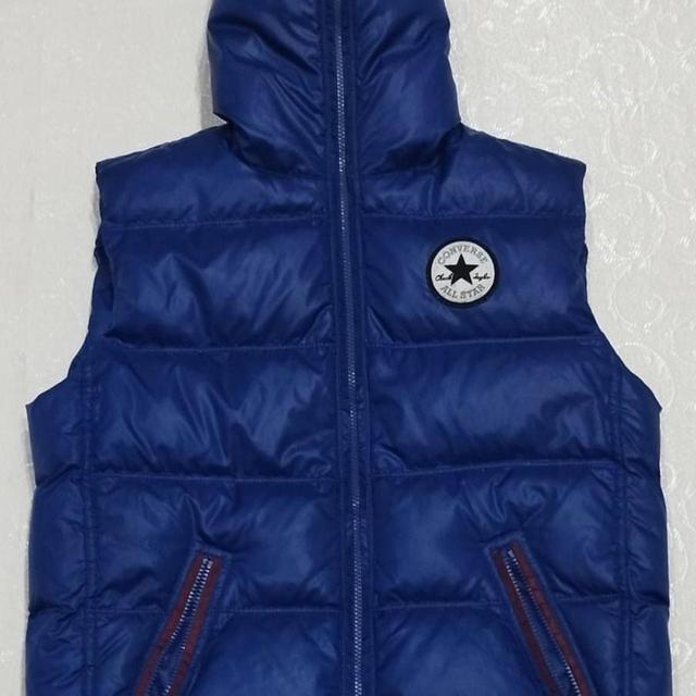 Converse Men's Gilet - Burgundy/Blue - M on Productcaster.