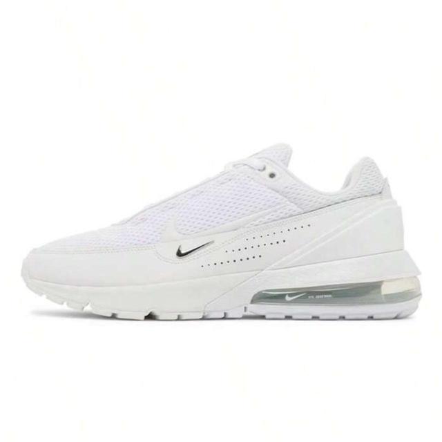 Nike Men's Trainers - White - UK 6.5 on Productcaster.