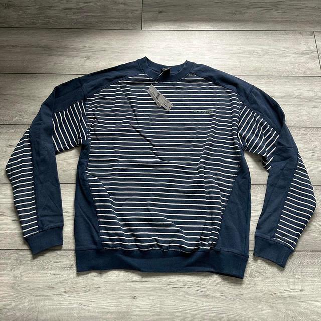 Urban Outfitters Women's Sweatshirt - Navy/White - M on Productcaster.