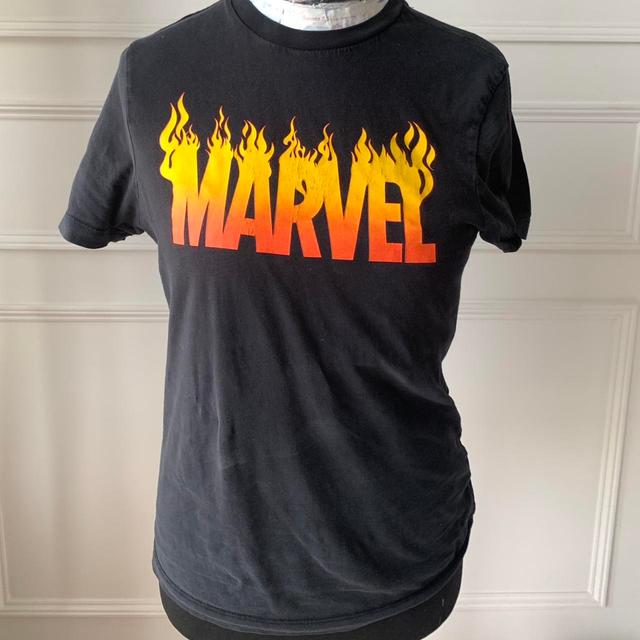 Marvel Women's T-shirt - Black/Orange - S on Productcaster.