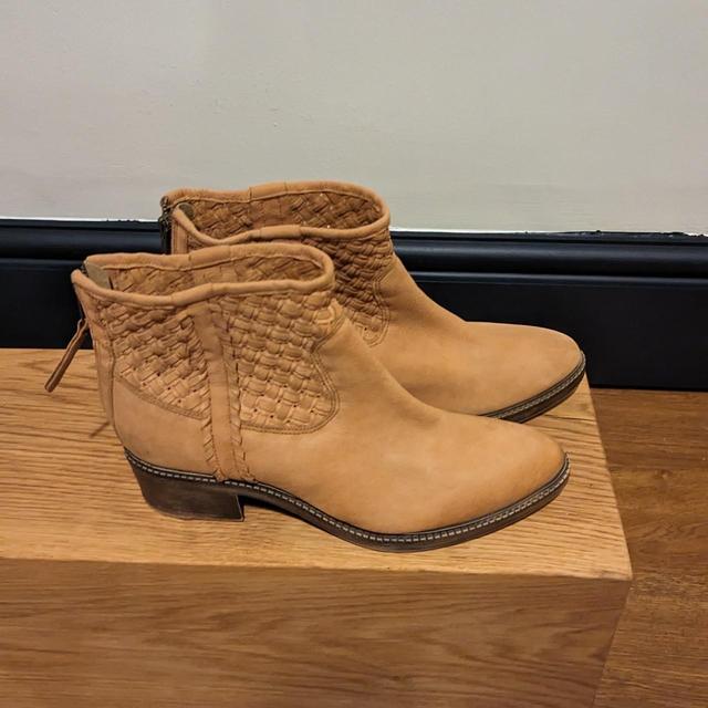 New Look Women's Ankle Boots - Tan - UK 6 on Productcaster.