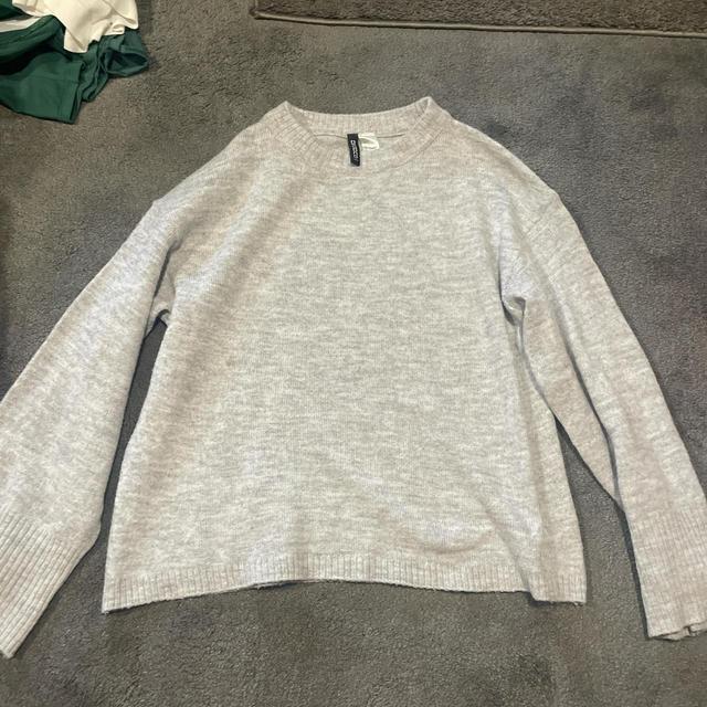 H&M Women's Jumper - Grey - M on Productcaster.