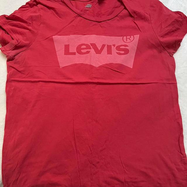 Levi's Women's T-shirt - Red - S on Productcaster.