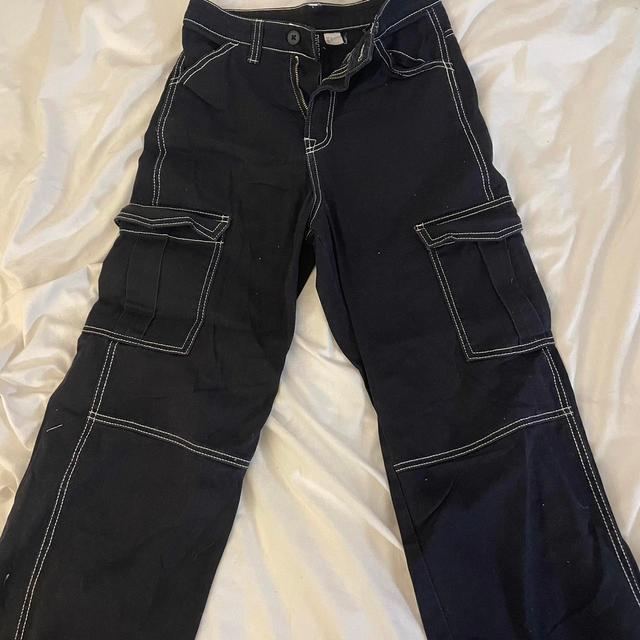 H&M Women's Jeans - Black - UK 32 on Productcaster.