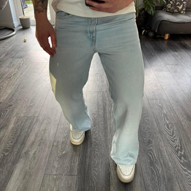 H&M Men's Bootcut Faded Jeans - Blue - 30" on Productcaster.