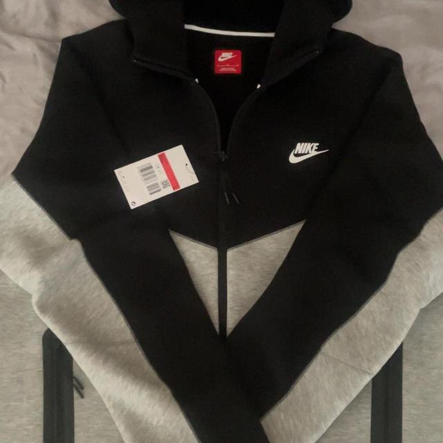 Nike Men's Hoodie - Black/Grey - L on Productcaster.