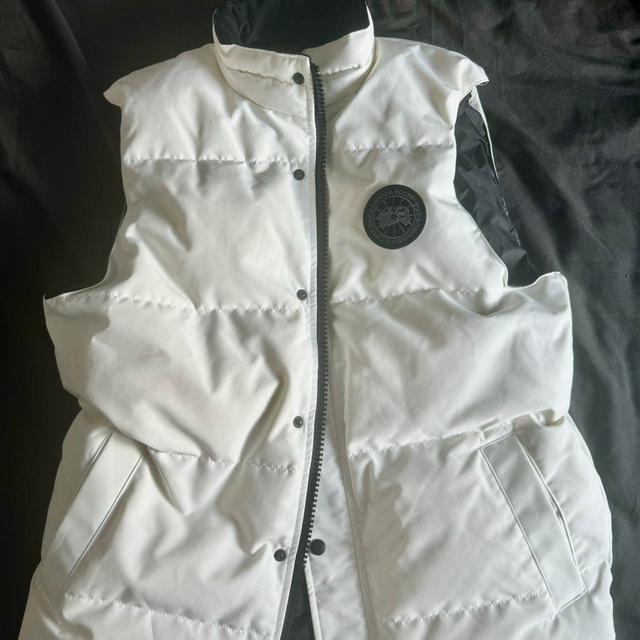 Canada Goose Men's Gilet - White/Black - L on Productcaster.