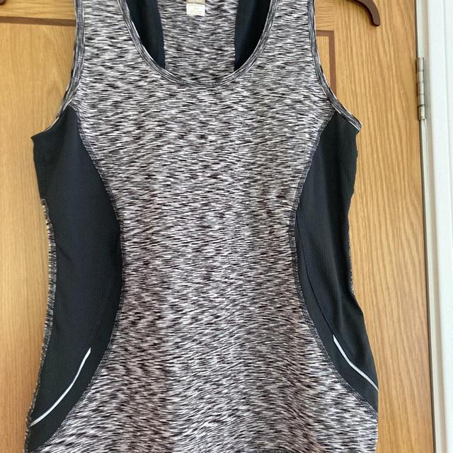 Lucy Women's Vest - Black - M on Productcaster.