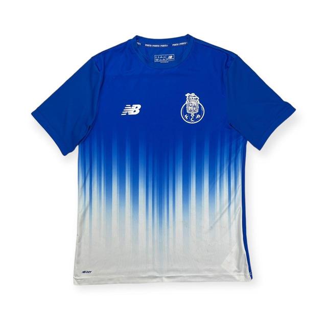 New Balance Men's T-shirt - Blue/White - M on Productcaster.