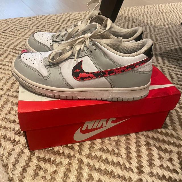 Nike Women's Trainers - Grey/Red - UK 5 on Productcaster.