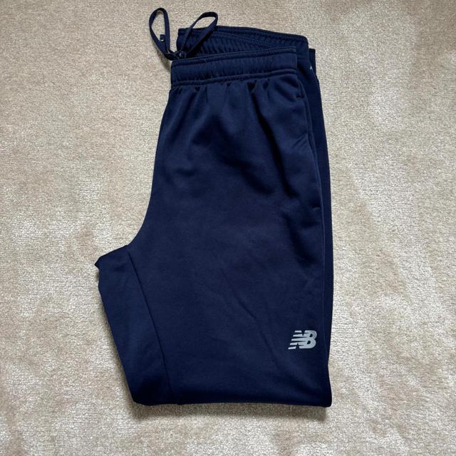 New Balance Men's Sweatpants - Navy - L on Productcaster.