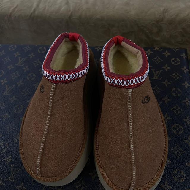 UGG Women's Slippers - Brown/Burgundy - UK 5 on Productcaster.