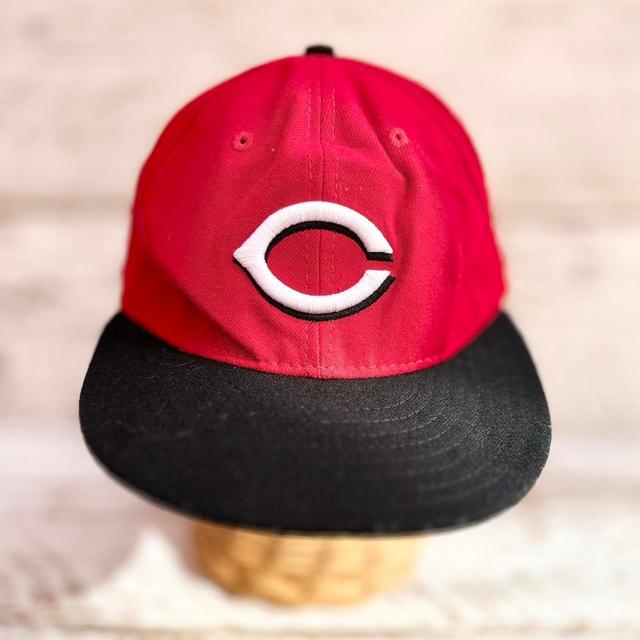 MLB Men's Caps - Red on Productcaster.