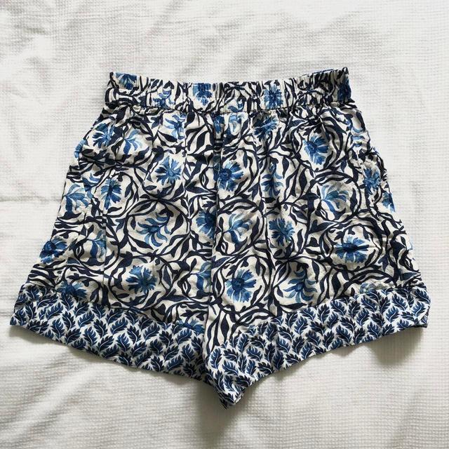 H&M Women's Shorts - Blue/White - S on Productcaster.