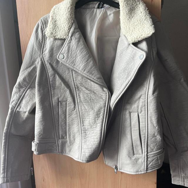 H&M Women's Party Jacket - Cream - UK 12 on Productcaster.