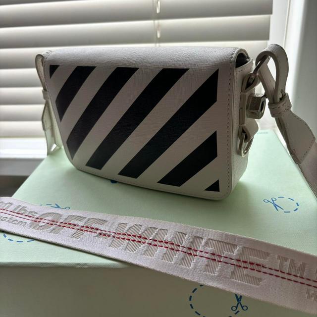 Off-White Women's Crossbody bags - Black/White on Productcaster.