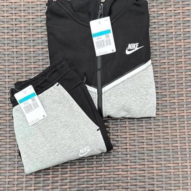 Nike Men's Jumpsuit - Black/Grey - M on Productcaster.