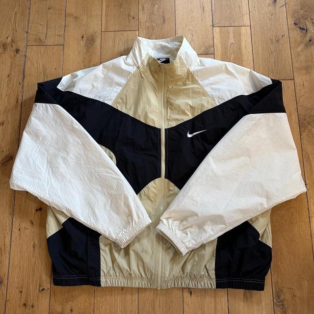 Nike Men's Lightweight Jacket - White - XL on Productcaster.