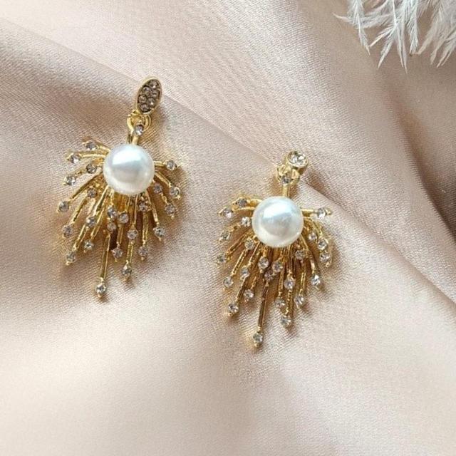 Vintage Women's Earrings - Gold on Productcaster.