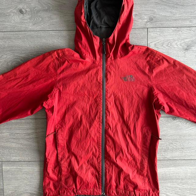 The North Face Men's Lightweight Jacket - Red - S on Productcaster.