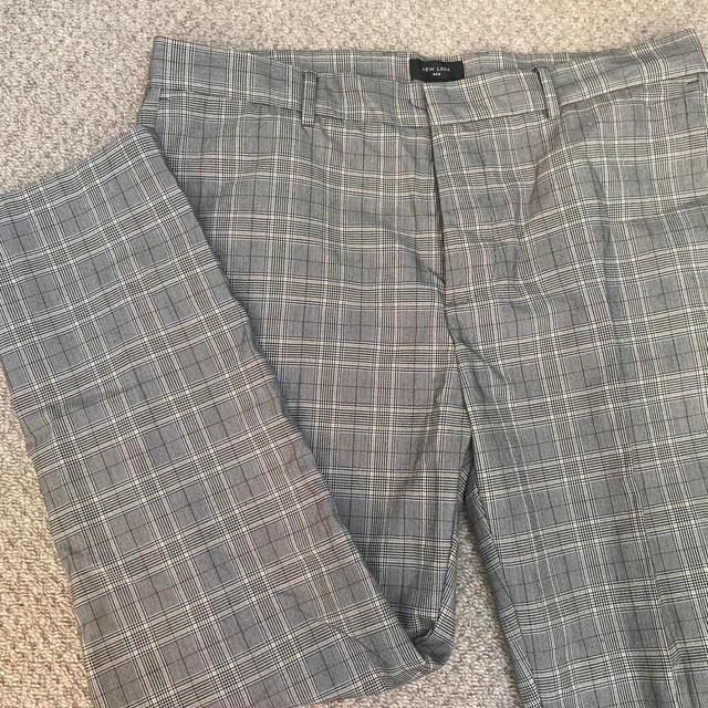 New Look Men's Trousers - Grey/Multi - L on Productcaster.