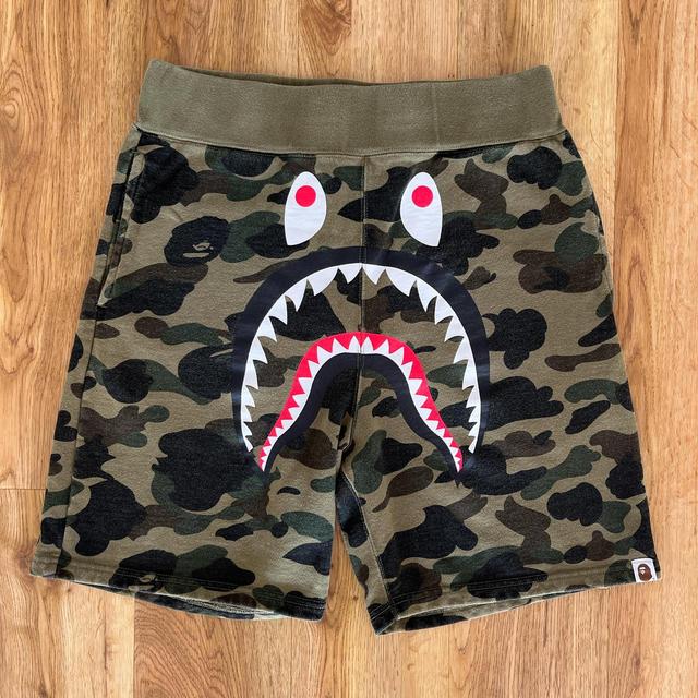 BAPE Men's Shorts - Green - M on Productcaster.