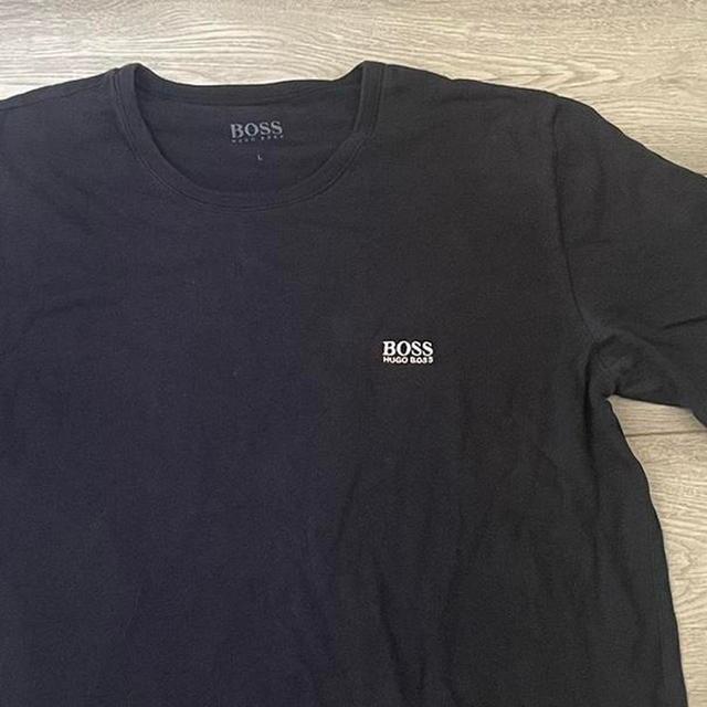 Hugo Boss Men's T-shirt - Black - L on Productcaster.