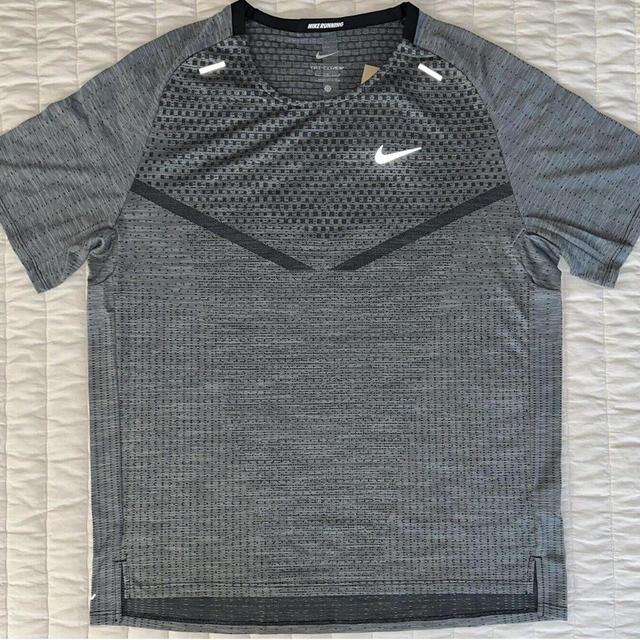 Nike Men's T-shirt - Grey - S on Productcaster.