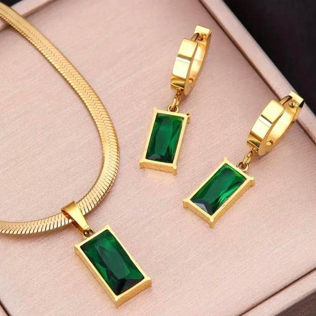 Women's Necklace - Gold/Green on Productcaster.