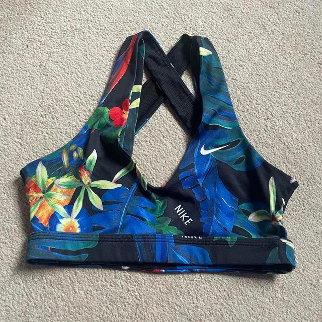 Nike Women's Crop top - Multi - XS on Productcaster.