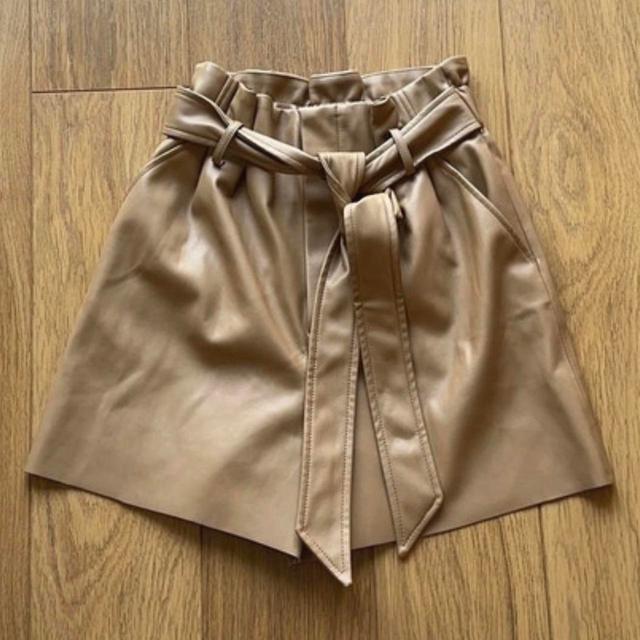 Zara Women's Shorts - Tan/Brown - XS on Productcaster.