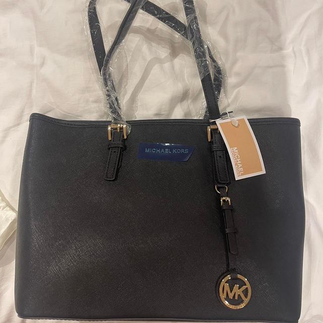 Michael Kors Women's Shoulder bags - Black on Productcaster.