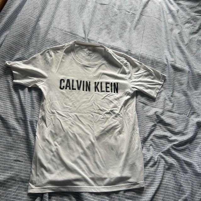 Calvin Klein Men's T-shirt - White - S on Productcaster.