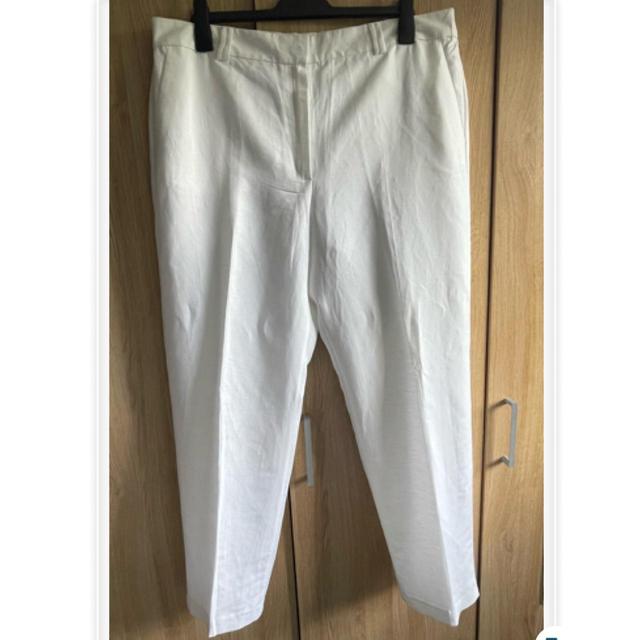 Marks & Spencer Women's Wide leg Trousers - White - UK 18 on Productcaster.