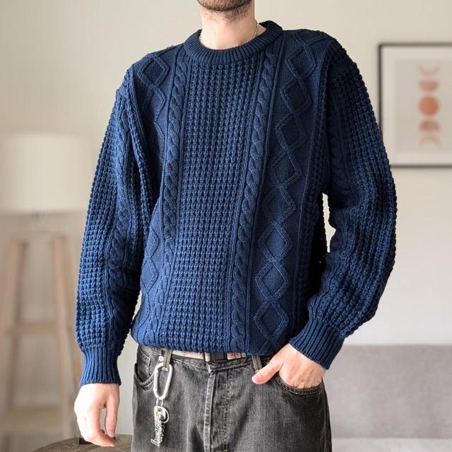 American Vintage Men's Jumper - Navy/Blue - XL on Productcaster.