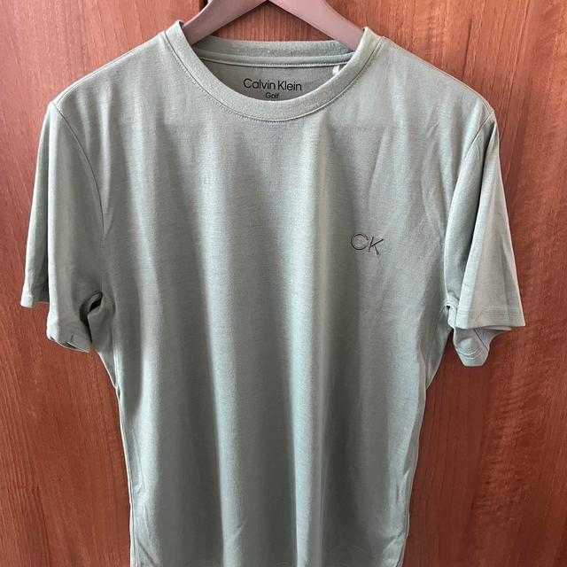 Calvin Klein Men's T-shirt - Green - M on Productcaster.