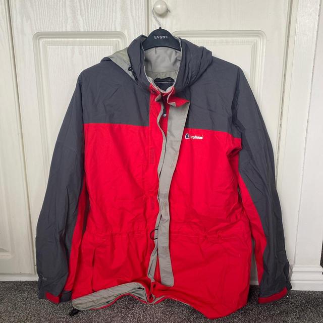 Berghaus Men's Raincoat - Red - L on Productcaster.