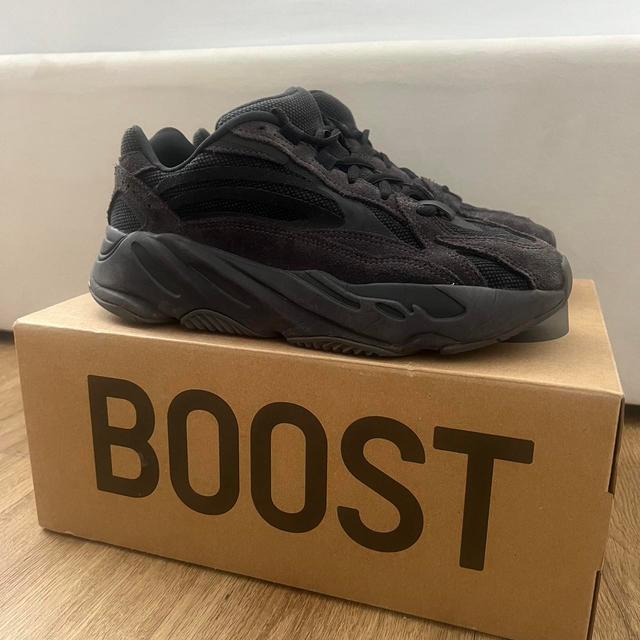 Yeezy Men's Trainers - Black - UK 6 on Productcaster.