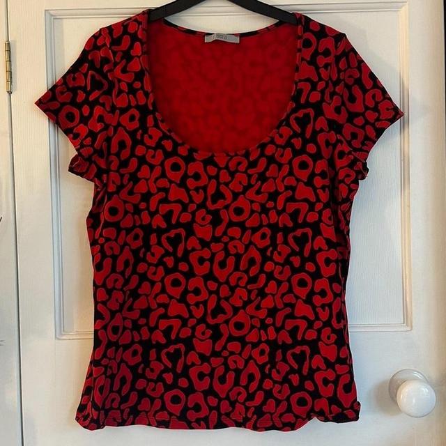 Marks & Spencer Women's T-shirt - Red/Black - 18 on Productcaster.