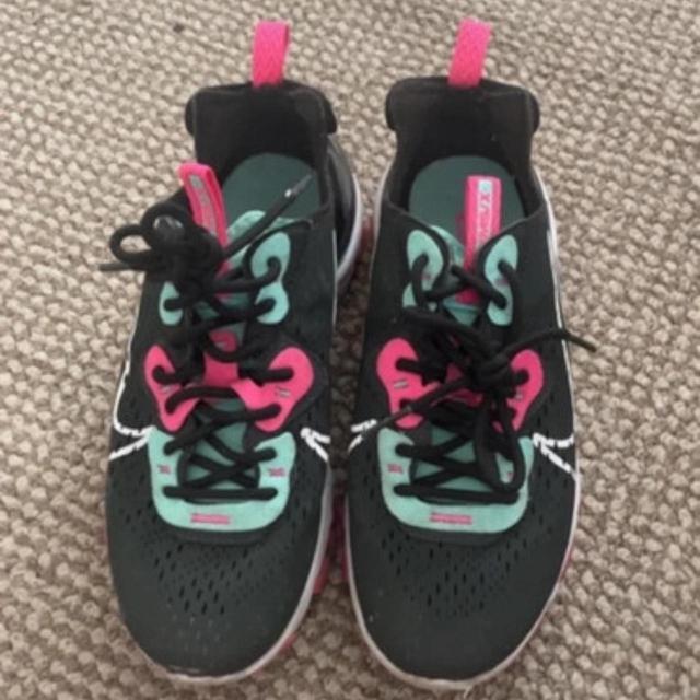 Nike Women's Trainers - Black/Pink - UK 3.5 on Productcaster.