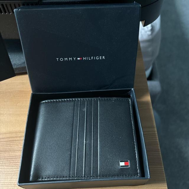 Tommy Hilfiger Men's Wallets - Black on Productcaster.