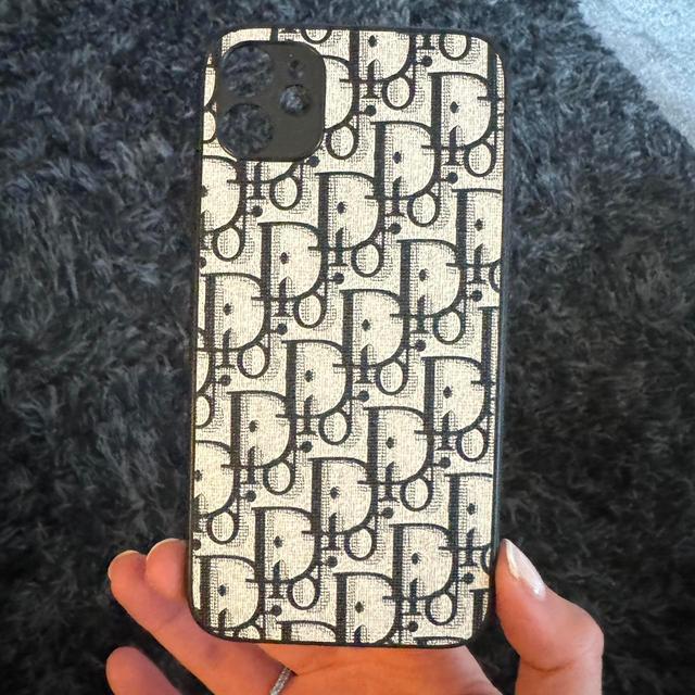 Phone case - Black on Productcaster.