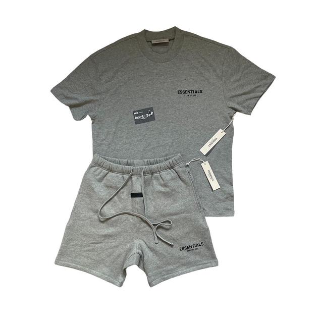 Essentials Men's T-shirt - Grey - M on Productcaster.