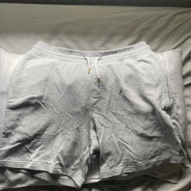 Avenue Men's Shorts - Grey - S on Productcaster.