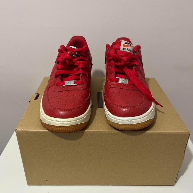 Nike Kids' Trainers - Red - 5-5.5 on Productcaster.