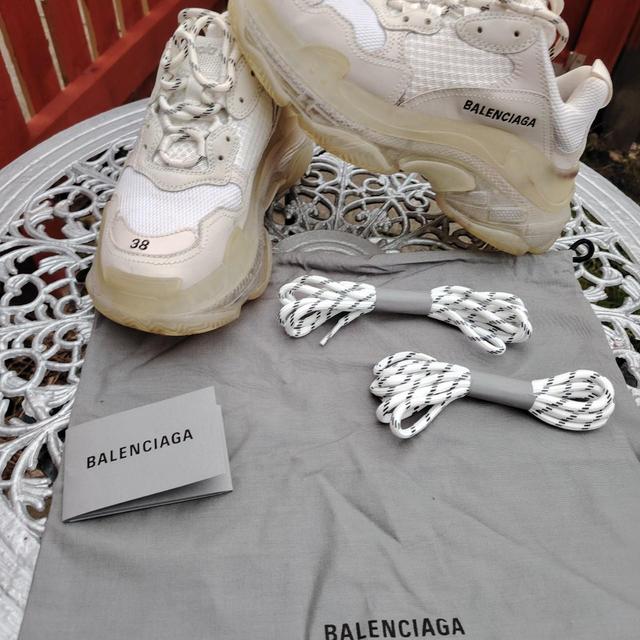 Balenciaga Women's Trainers - White/Cream - UK 5 on Productcaster.