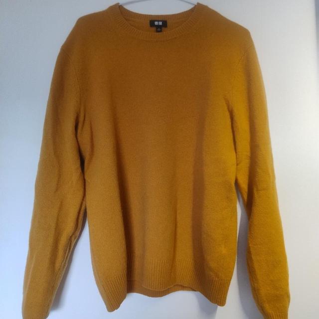 UNIQLO Men's Jumper - Yellow - S on Productcaster.