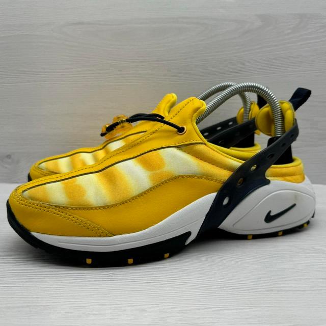 Nike Women's Trainers - Yellow - UK 6 on Productcaster.