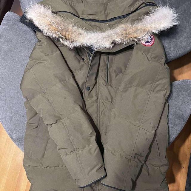 Canada Goose Men's Parka - Khaki/Green - L on Productcaster.